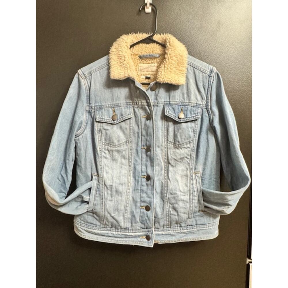 Women's M Trucker Denim Jacket Warm Faux Sherpa Lined Pockets Button Front